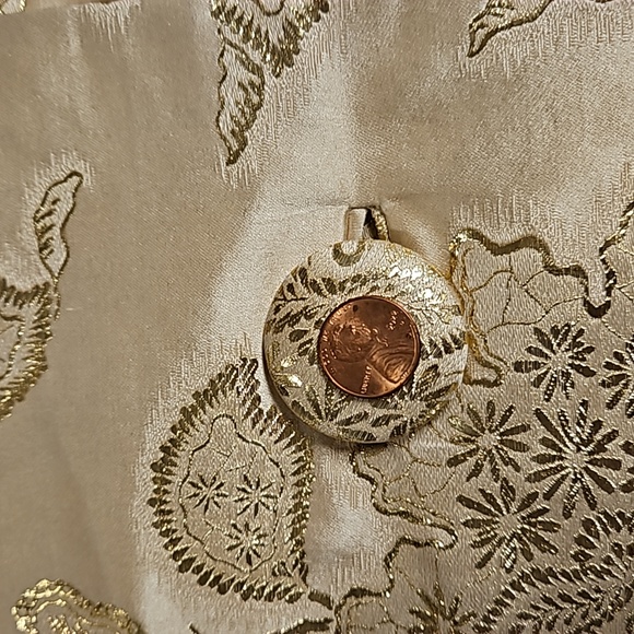 Royal Lynne Made in Royal Crown Colony of Hong Kong vintage gold brocade coat 12 - Picture 10 of 15